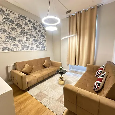 Comfortable One Bedroom Eye Apartment *