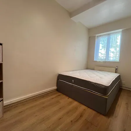 Apartment 3 Bedroom Prime Edgware Road, Paddington W2