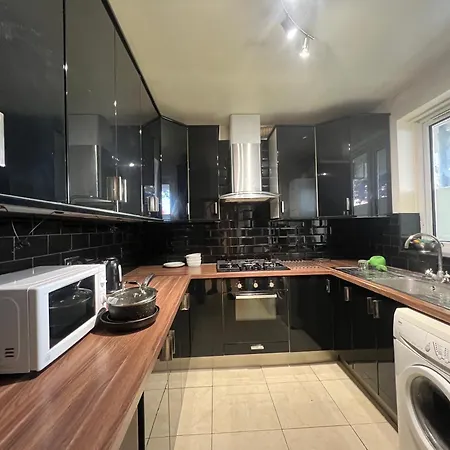 3 Bedroom Prime Edgware Road, Paddington W2 *