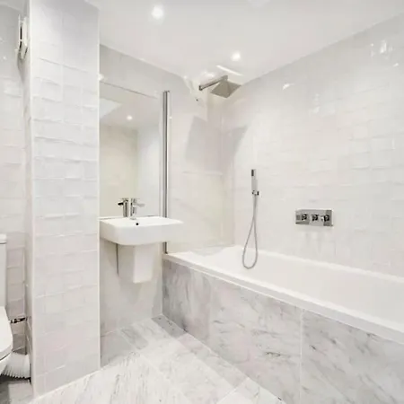 Stylish & Spacious 1 Bedroom Flat In Central Camden Apartment