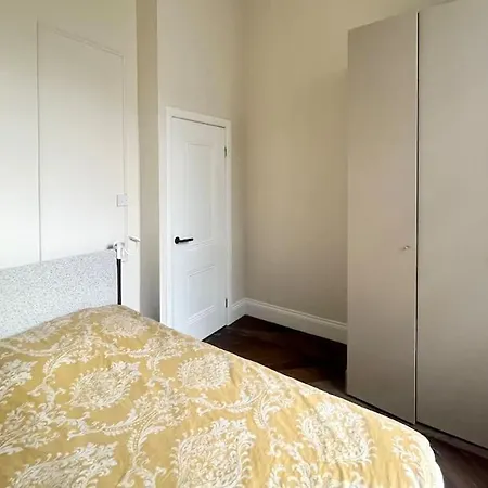 Stylish & Spacious 1 Bedroom Flat In Central Camden