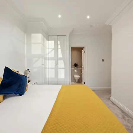 Lavish Two-bedroom Apartment London