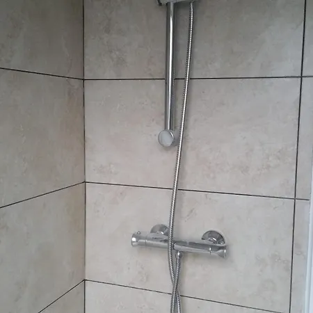 Kwatera prywatna Single With Exclusive Shower London *