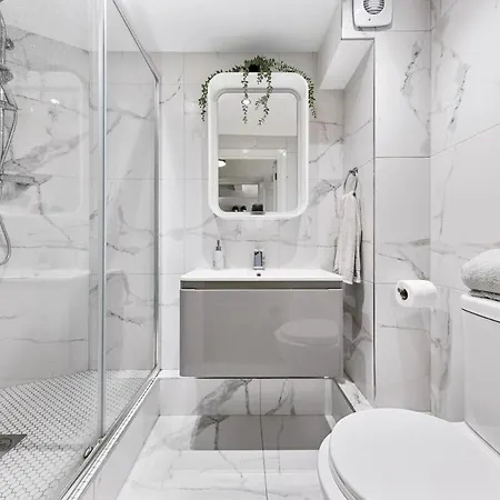 Luxury, Relaxing Apartment! 2 Mins From Paddington Station! Apartment London