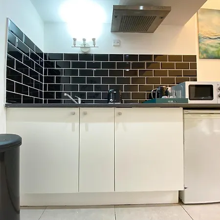 Modern Close To Hyde Park