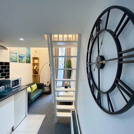 Modern Close To Hyde Park *