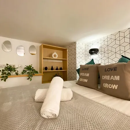 Modern Close To Hyde Park