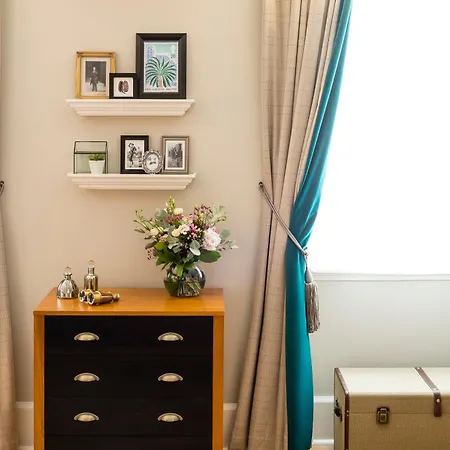 The Bailey's Kensington 4*