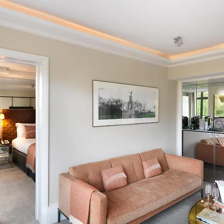 Hotell The Athenaeum & Residences 5*