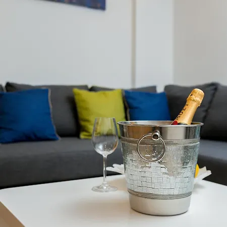 Apartment Skyvillion - Cozy In Town With Free Parking & Wifi