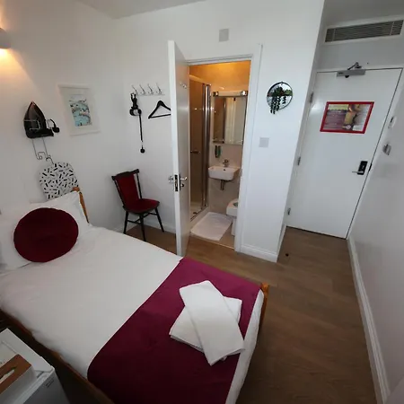 City London Hotel 3*