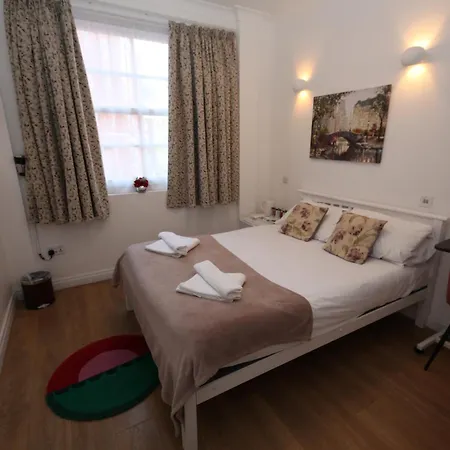 City London Hotel 3*