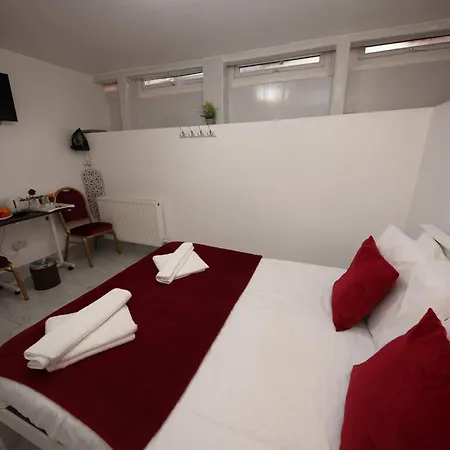 Hotel City London Hotel 3*