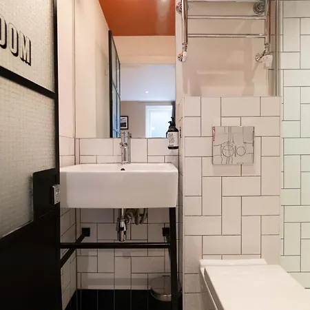 Room2 Hammersmith Townhouse Aparthotel London