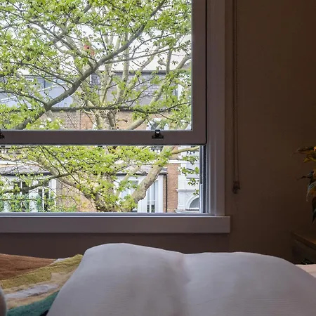 Room2 Hammersmith Townhouse London
