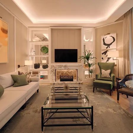 Corinthia Hotel