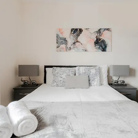Hyde Park Apartment