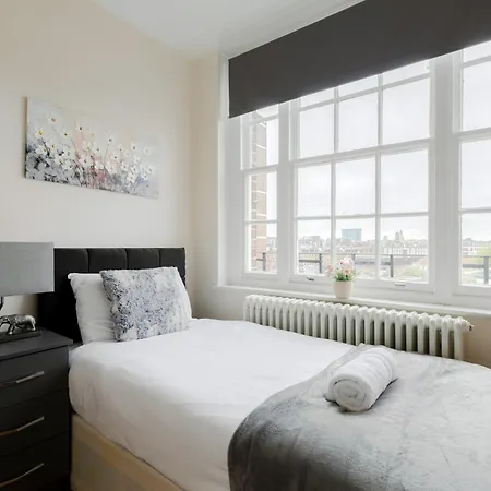 Hyde Park Apartment