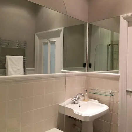 Guestready - Quaint Flat Near Portobello * London