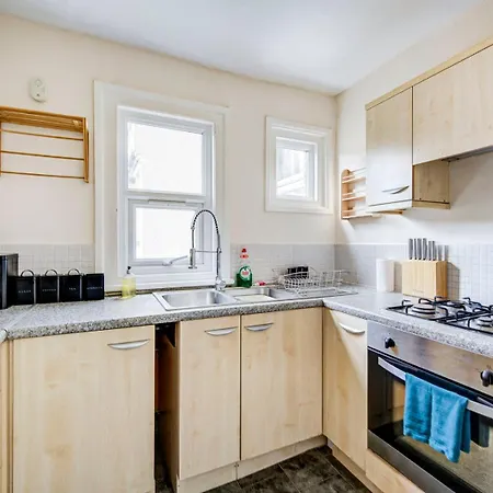 Guestready - Harrow Delight Near Recreation Ground
