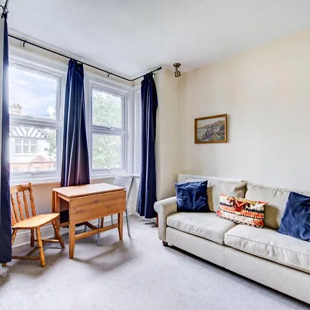 Guestready - Harrow Delight Near Recreation Ground *