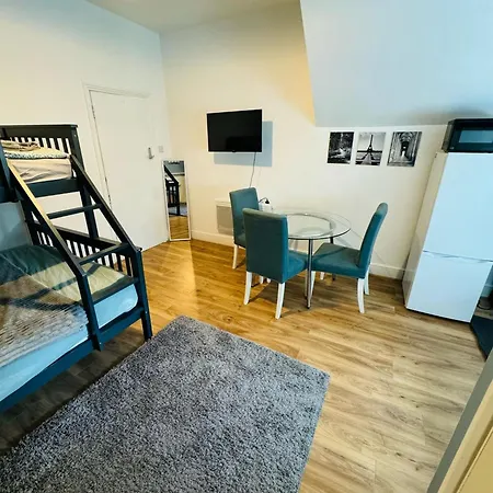 Guest 8 Apartment London
