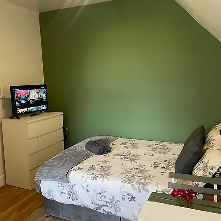 Apartment Guest 8