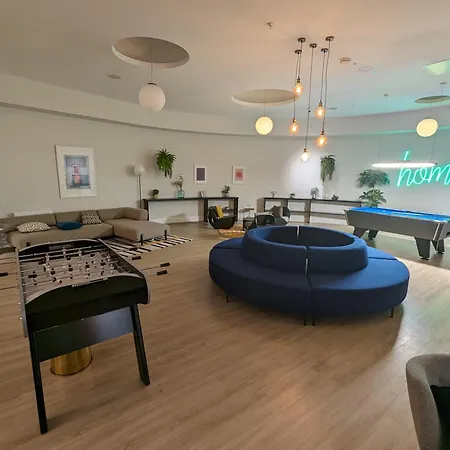 Apartment Stunning 1 Bed Studio Flat With Free Parking And Free Wifi In Capella Court Purley