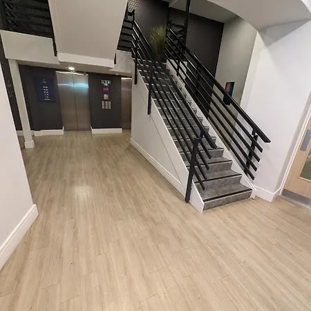 Stunning 1 Bed Studio Flat With Free Parking And Free Wifi In Capella Court Apartment *