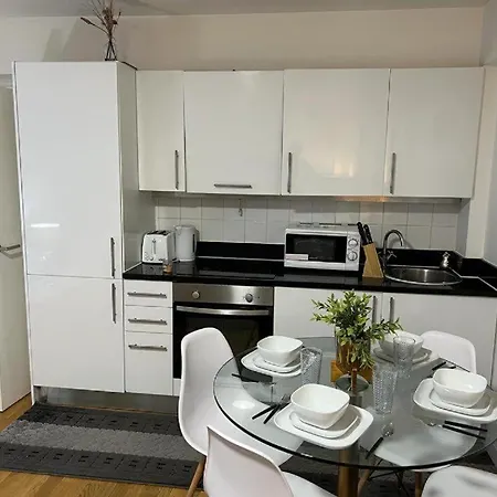 Two Bedroom Edgware Road Apartment