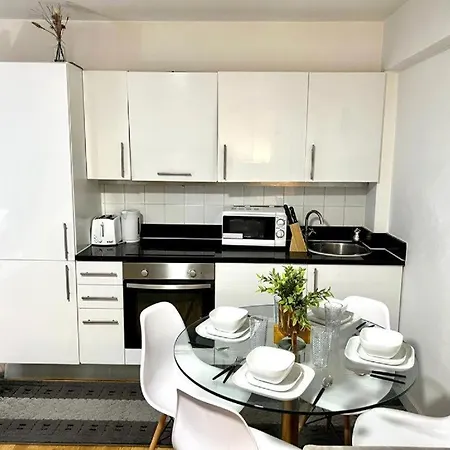Apartment Two Bedroom Edgware Road