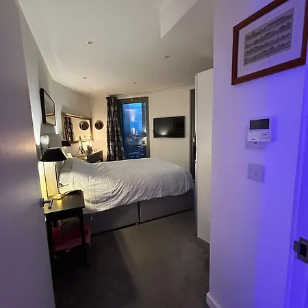 Apartment Luxury Skyline Retreat *