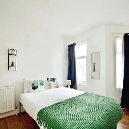 The Garden House Near Tottenham Stadium Alexandra Palace Finsbury P