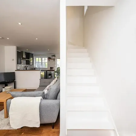 Greenwich House 10 Mins To O2 - Free Parking Pass The Keys * London