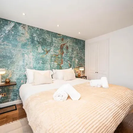 Holiday home Greenwich House 10 Mins To O2 - Free Parking Pass The Keys