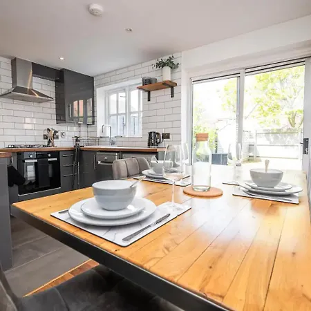Greenwich House 10 Mins To O2 - Free Parking Pass The Keys Holiday home *