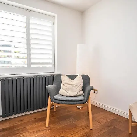 Holiday home Greenwich House 10 Mins To O2 - Free Parking Pass The Keys