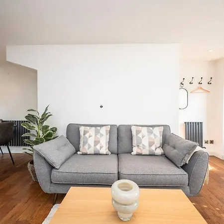 Greenwich House 10 Mins To O2 - Free Parking Pass The Keys * London