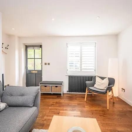 Greenwich House 10 Mins To O2 - Free Parking Pass The Keys Holiday home *