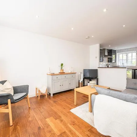 Holiday home Greenwich House 10 Mins To O2 - Free Parking Pass The Keys
