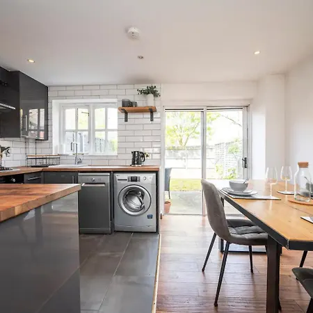 Holiday home Greenwich House 10 Mins To O2 - Free Parking Pass The Keys *
