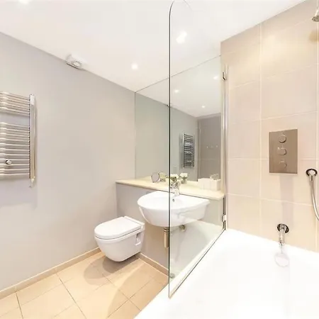The Room1 Double Ensuite Barons Court
