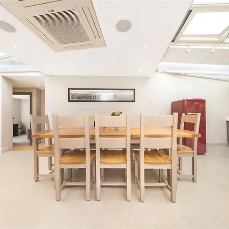 The Room1 Double Ensuite Barons Court Holiday home London