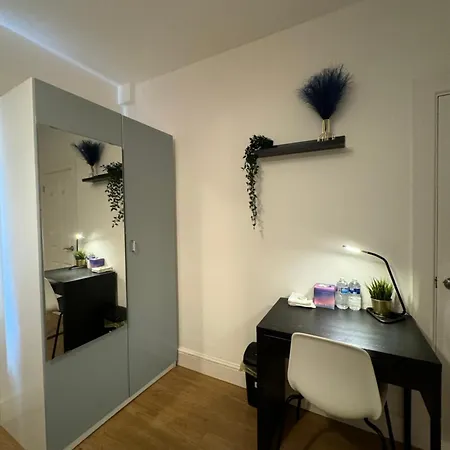 Apartment Manor Court London