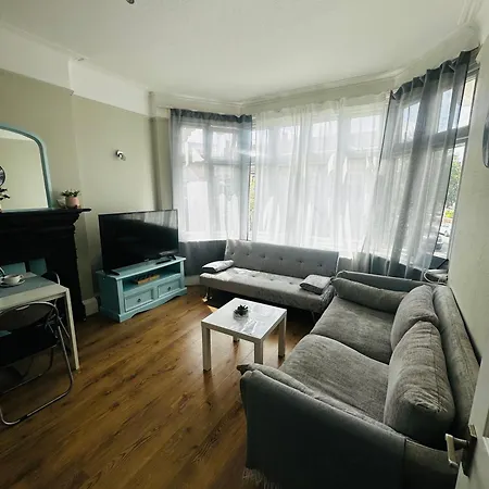 London Apartment * London