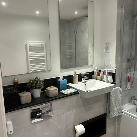 Homestay Wonderful En-suite Bedroom - With Bruno *