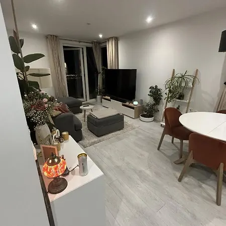 Wonderful En-suite Bedroom - With Bruno *