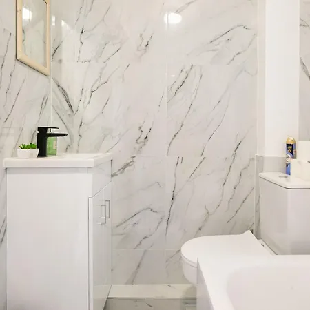 Apartment Livestay Studio In The Heart Of Angel 1 *