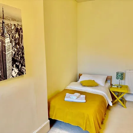Family Flat In Kingston Upon Thames *