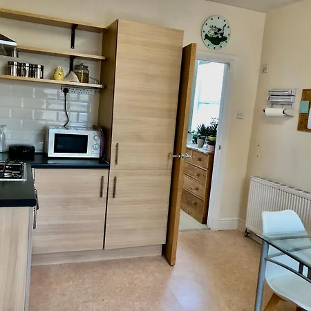 Family Flat In Kingston Upon Thames *